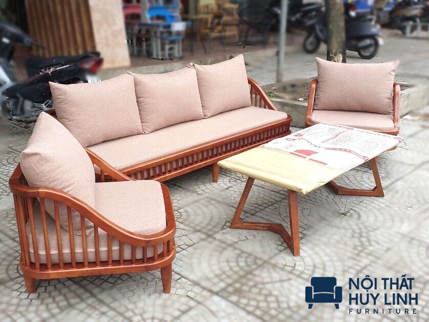 Kinh nghiệm mua ghế sofa gỗ thứ 2 đó chính là chọn kích thước phù hợp. Kích thước phù hợp sẽ chọn bộ ghế vừa vặn và gần sát với ngân sách dự kiến.